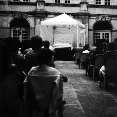Wolfgang Amadeus Mozart BASTIEN(NE) OU LA DÉSILLUSION Théâtre Tambour Royal Paris 2005 / Théâtre Festival du Grand Jardin Joinville 2006 / Festival des Châteaux de la Drôme 2006
