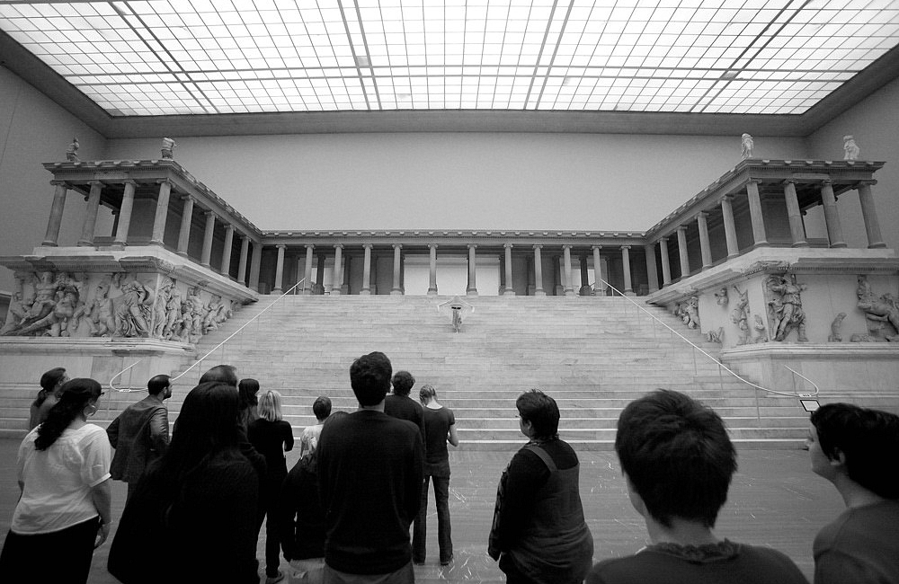 WOHIN MIT DEN GÖTTERN? Pergamonmuseum Berlin 2009