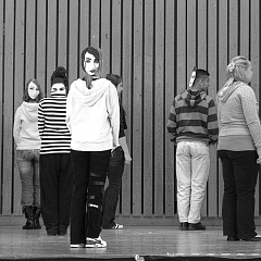 HELMHOLTZ-OPER AUF DER SUCHE NACH DER EIGENEN IDENTITÄT Hermann-von-Helmholtz-Schule Berlin-Neukölln  2007 /2008
