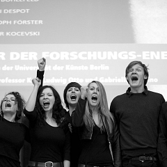 SALON SOPHIE CHARLOTTE 2010 - FLUCHT VOR DEM STAUNEN? Berlin-Brandenburgische Akademie der Wissenschaften in Kooperation mit dem Maxim Gorki Theater Berlin und der UDK Berlin