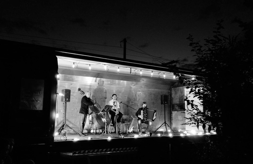 Eröffnung AUF DEN GLEISEN TRIO LACCASAX Stellwerk Basel 2015