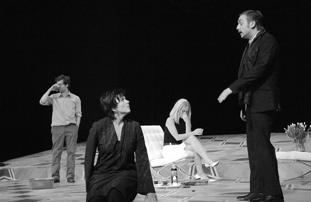 Yasmina Reza DER GOTT DES GEMETZELS Theater Baden-Baden 2007