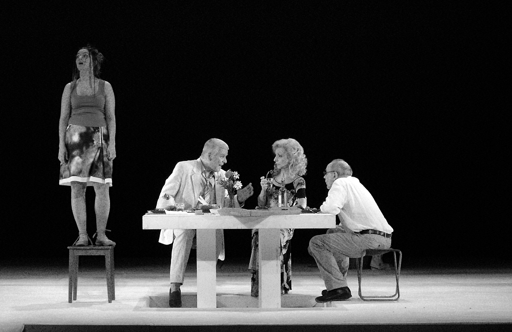 Botho Strauß UNERWARTETE RÜCKKEHR Stadttheater Bern 2004