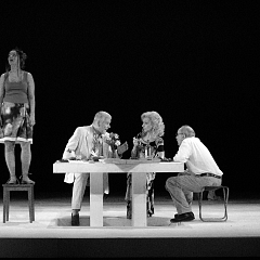 Botho Strauß UNERWARTETE RÜCKKEHR Stadttheater Bern 2004