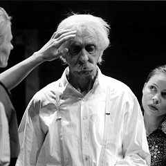 Jon Fosse DAS MÄDCHEN AUF DEM SOFA Staatstheater Nürnberg 2003