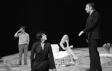 Yasmina Reza DER GOTT DES GEMETZELS Theater Baden-Baden 2007