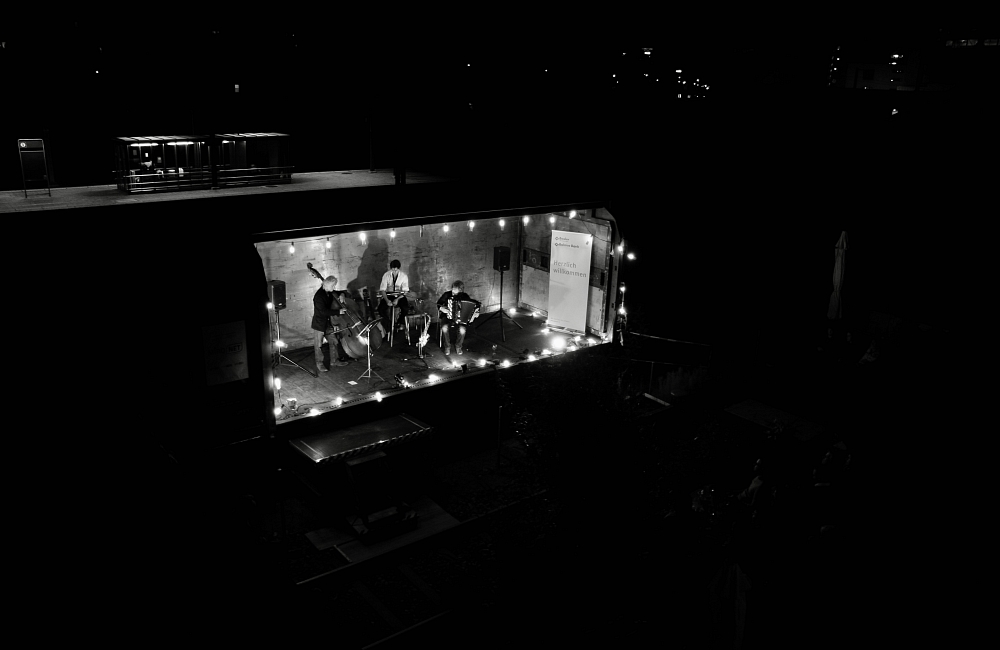 Eröffnung AUF DEN GLEISEN TRIO LACCASAX Stellwerk Basel 2015